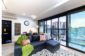 Apartment, 2 Bedrooms | Living area