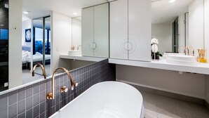 Unclassified image, 3 of 24, button - LUXURY with BEST City View 2 bed, 2 bath & Parking (South Yarra)