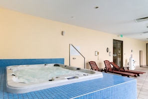 Tina de hidromasaje interior