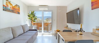 Lakeside Living: Modern Apartment Just 400m from Lake Bled