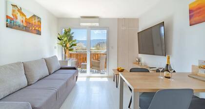 Lakeside Living: Modern Apartment Just 400m from Lake Bled