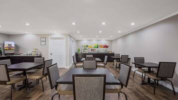 Free daily continental breakfast