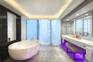 Combined shower/bathtub, rainfall showerhead, free toiletries, towels - Planet Hollywood Cancun Adult Scene by Royalton, An Autograph Collection® All-Inclusive Resort - Adults Only (Costa Mujeres)