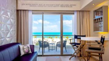 STAR Class Junior Suite Ocean View | Premium bedding, in-room safe, desk, laptop workspace