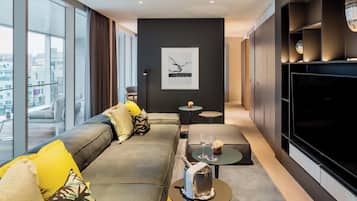 Andaz, 1 kingsize-seng | Oppholdsområde | LED-TV