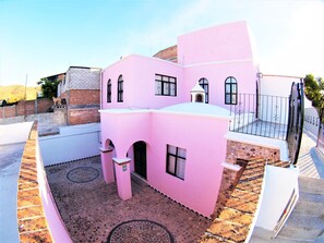 32-inch Smart TV with cable channels, TV, Netflix - Casa Malva (Guanajuato)