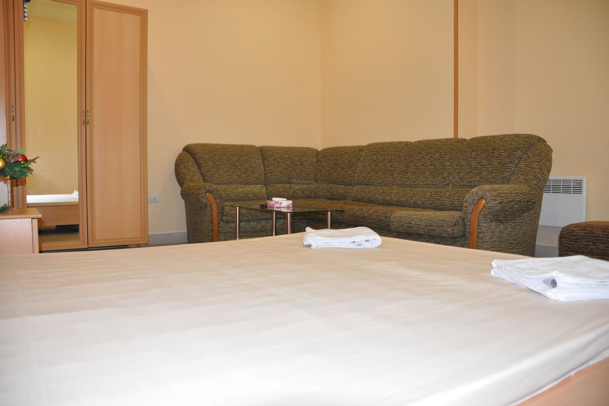 basic apartment | blackout curtains, soundproofing, iron/ironing board, free wifi