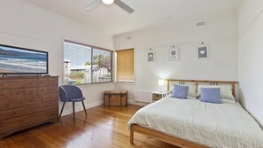 2 bedrooms, iron/ironing board, Internet, bed sheets - Milville - Affordable & Central Location *New Listing 2019* - Wifi (Apollo Bay)