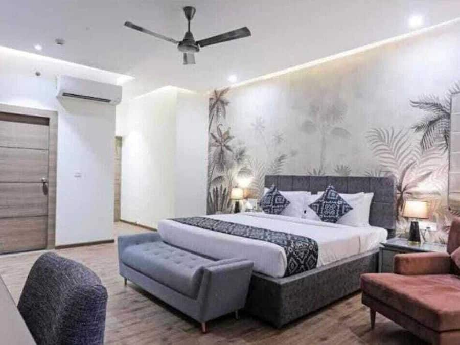 Premium Double Room | Egyptian cotton sheets, premium bedding, down comforters