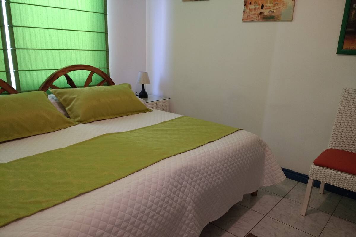 Junior Suite | In-room safe, WiFi (free), bed sheets
