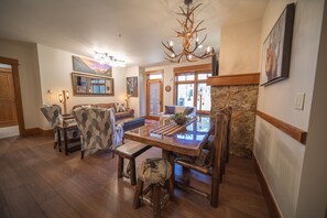 Dining - Mountain View, Near Bike Park, Summer Festivals (Keystone)