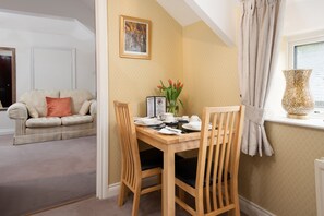 Deluxe Suite (Grooms Loft) | 1 bedroom, blackout drapes, iron/ironing board, free WiFi - Coach House Bed & Breakfast Alnwick (Alnwick)