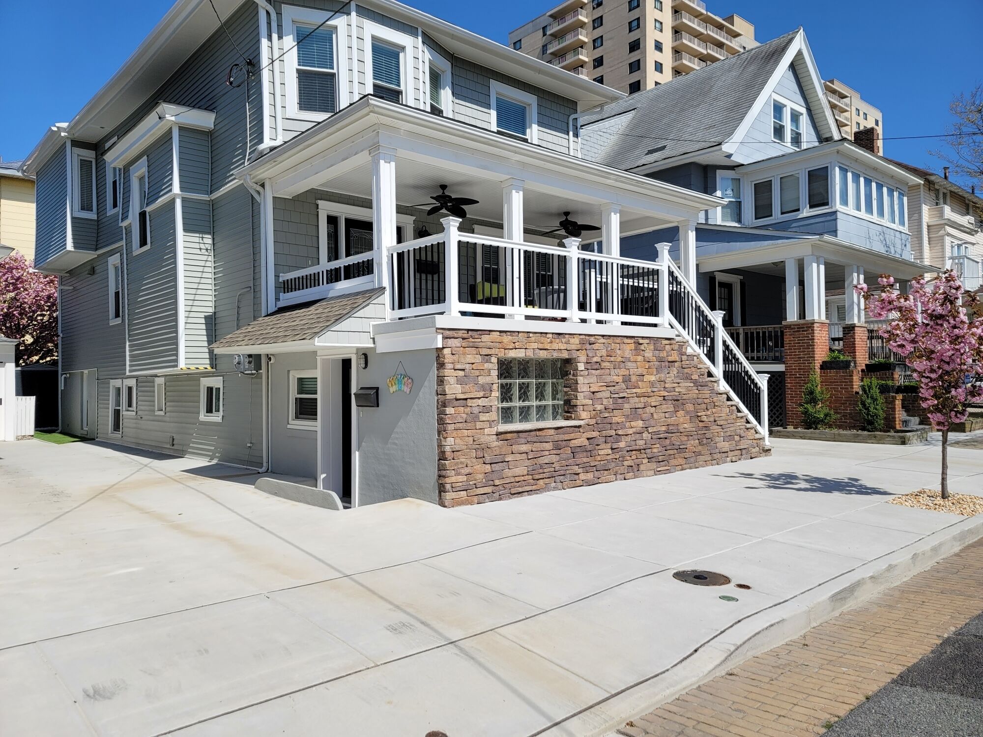 Cozy Couples Retreat-7 Houses From The Beach!