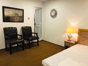 Habitación Deluxe | 4 dormitorios, decoración individual, mobiliario individual