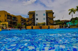 3 outdoor pools, open 9:00 AM to 6:00 PM, pool umbrellas, sun loungers - Apartasol 102 B Reserva de la Colina (La Tebaida)