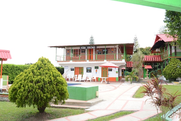 Fachada de la propiedad