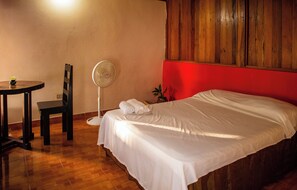 パノラミック ダブルルーム | 2 室のベッドルーム、羽毛の掛け布団、WiFi (無料)、ベッドシーツ