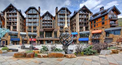 Heart Of Vail Village, Walk Skigebiet, gerade renoviert, herüber von Solaris