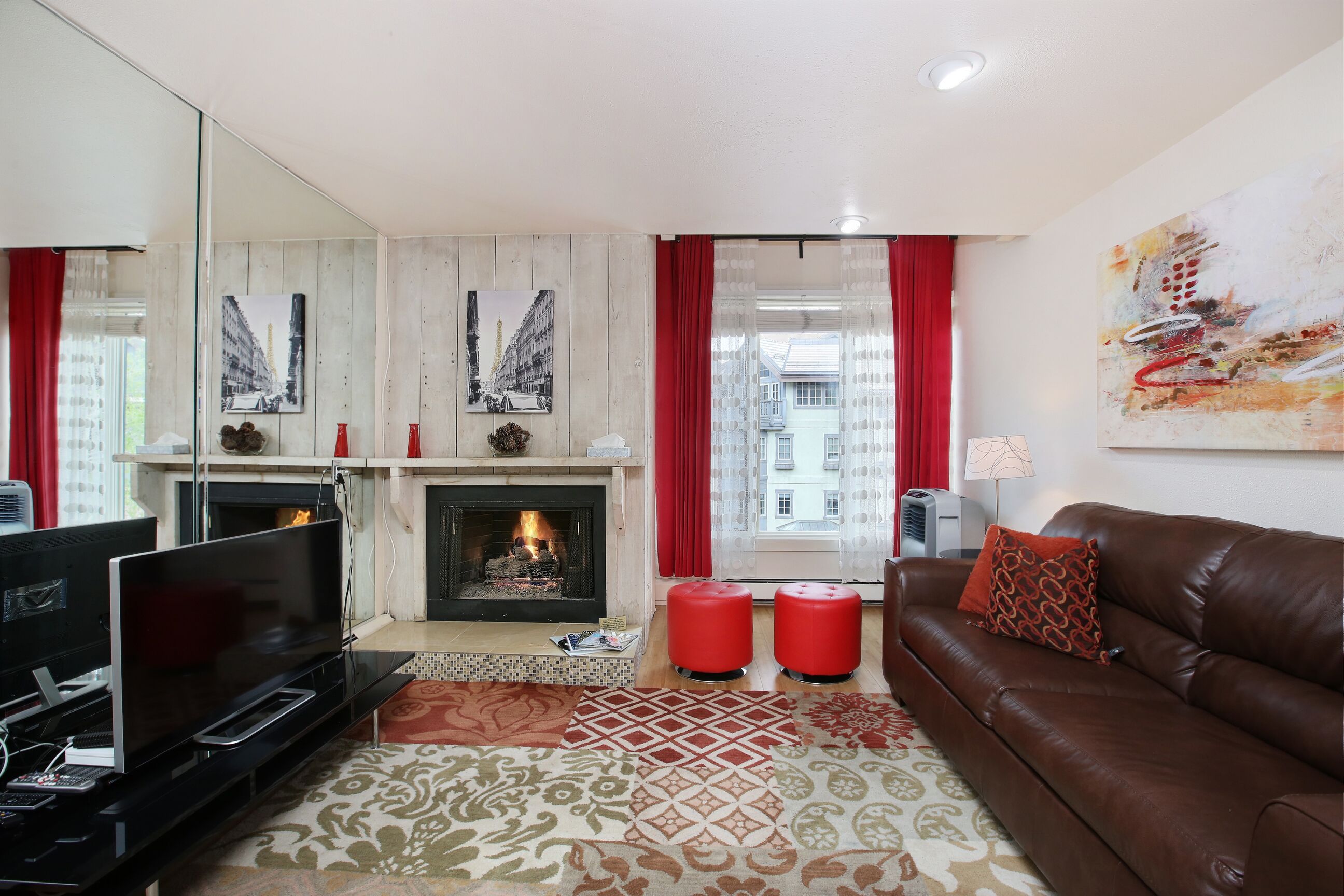 Heart Of Vail Village, Short Walk To Ski Slopes, Across From Solaris