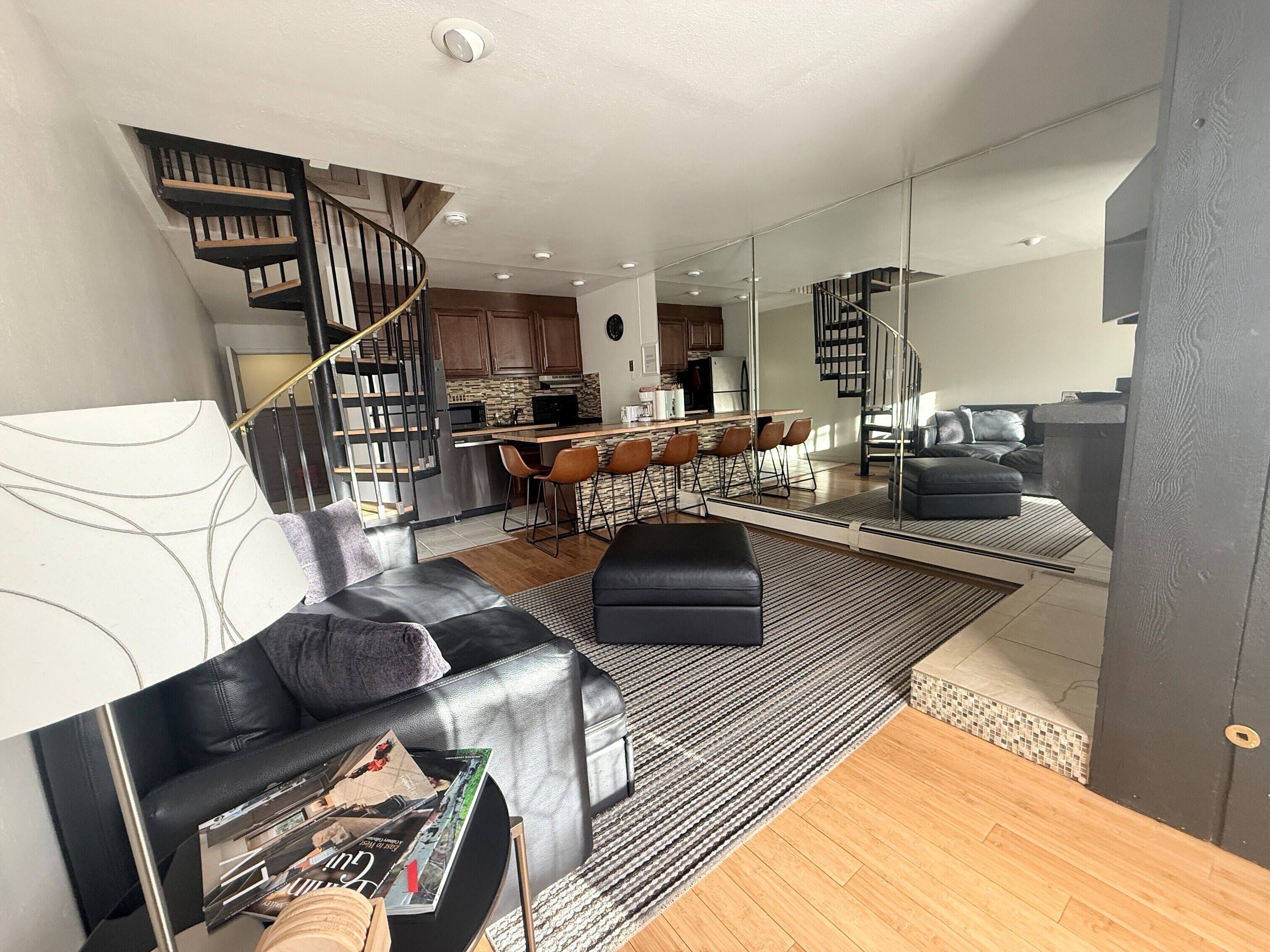 Smart TV, chimenea y reproductor de DVD 