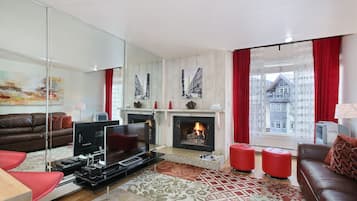 Smart TV, chimenea y reproductor de DVD