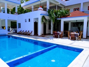 Utomhuspool