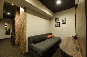 Premium Room, Non Smoking | In-room safe, desk, laptop workspace, free WiFi