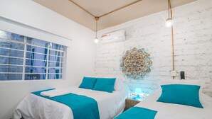 Deluxe Double Room, 1 Double Bed | Down duvets, laptop workspace, iron/ironing board (on request) - Casa Mendoza Hotel Boutique (Bucaramanga)
