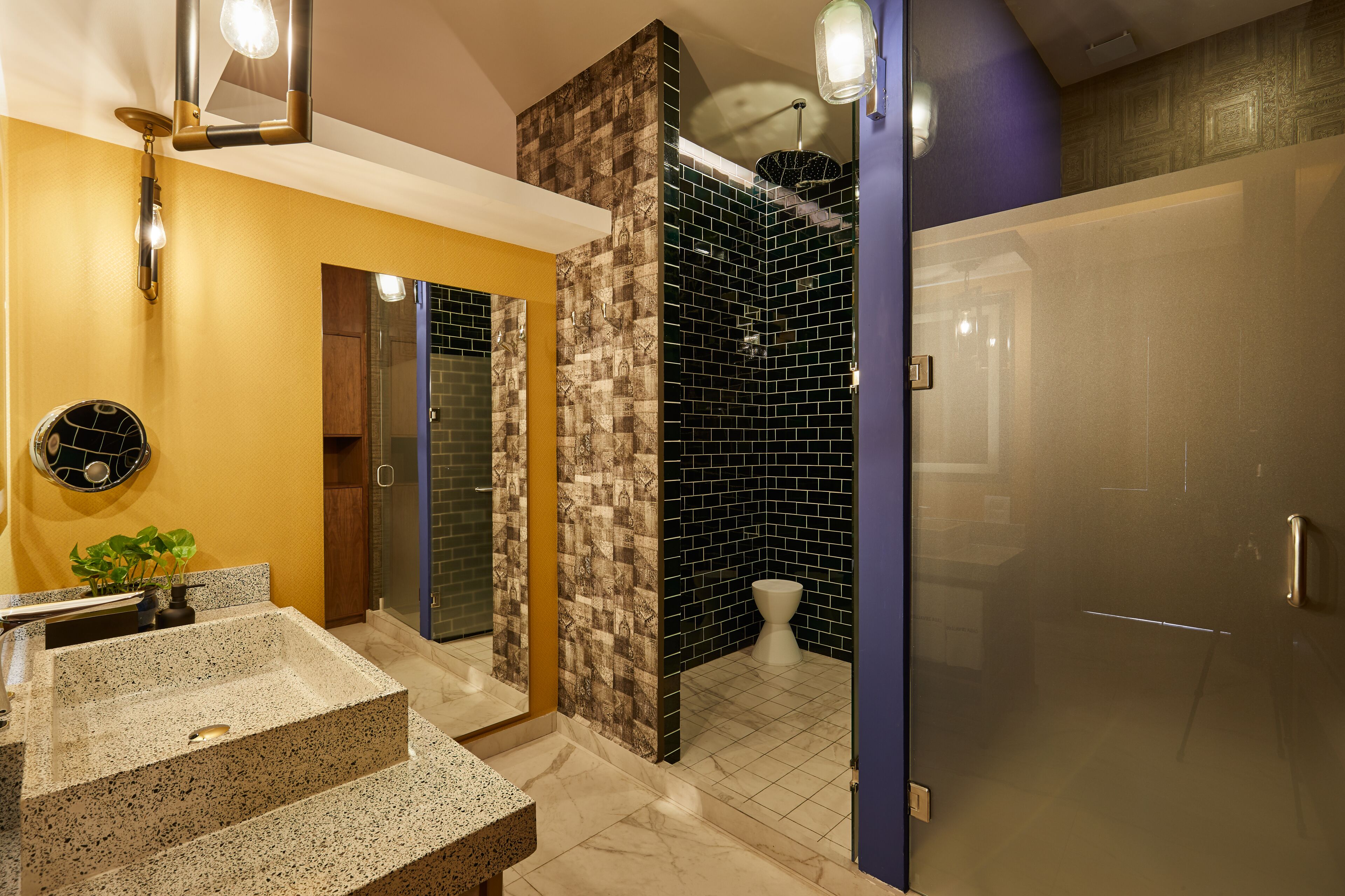 iturbide | bathroom | shower, hydromassage showerhead, designer toiletries, hair dryer