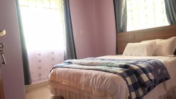 Comfort House | 4 bedrooms, in-room safe, individually decorated, individually furnished