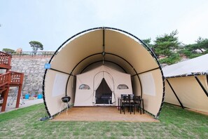 Tent (Glamping) | Free WiFi - Gyeongju Toham Mountain Rock Pension & Glamping (Gyeongju)