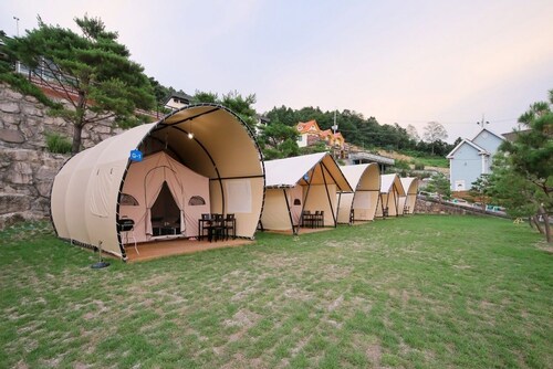 Gyeongju Toham Mountain Rock Pension & Glamping