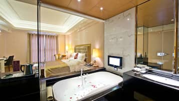Deluxe Double Room A | Bathroom