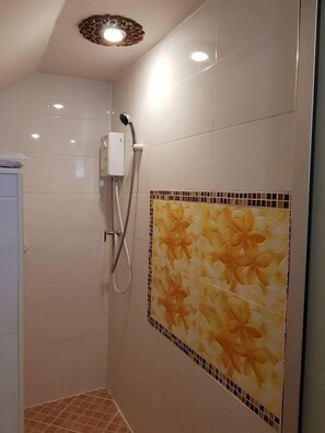 บ้านพักสำหรับครอบครัว | ห้องน้ำ | ฝักบัว