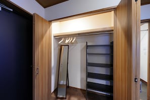 Familienzimmer (Japanese Western Style, 1 Bathroom) | Zimmersafe, Bügeleisen/Bügelbrett, kostenloses WLAN, Bettwäsche