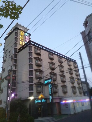 Property entrance - Golden Bee Motel (Gunsan)