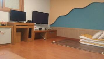 Classic Room (Ondol) | Free WiFi, wheelchair access