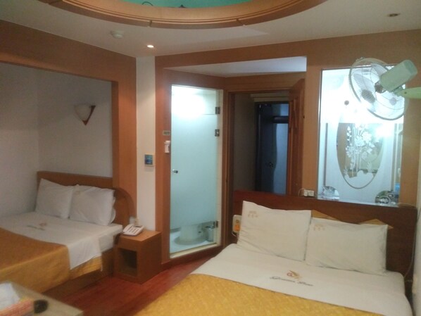 Free WiFi, wheelchair access - Golden Bee Motel (Gunsan)