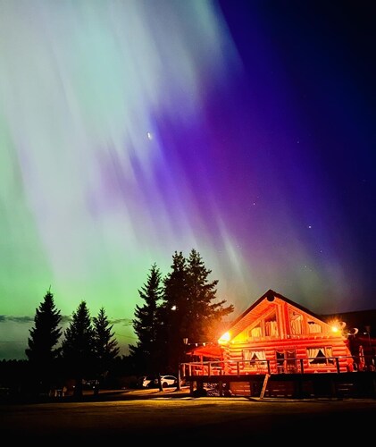 Cariboo Log Guest House
