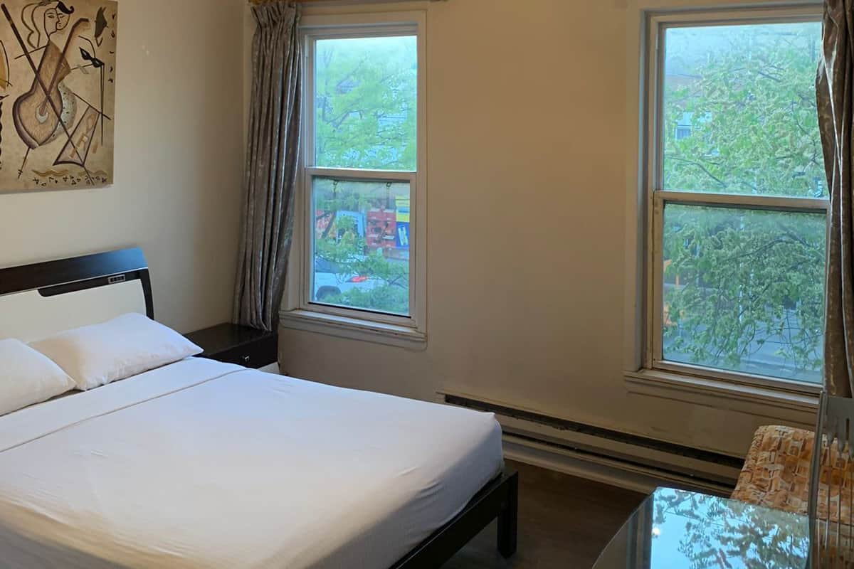 Superior 1 Queen Bed | 1 bedroom, iron/ironing board, free WiFi, bed sheets