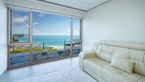 Family Room | Living area | Flat-screen TV