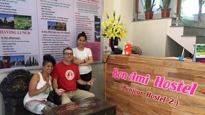 Reception - Bon Ami Hostel (Hue)