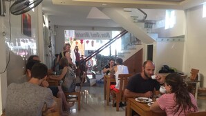 Free daily cooked-to-order breakfast - Bon Ami Hostel (Hue)