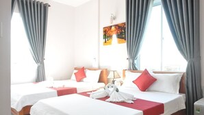 Family Room | Minibar, desk, WiFi (free) - Bon Ami Hostel (Hue)