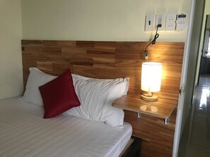 Double Room - Bonjour Hostel (Hue)
