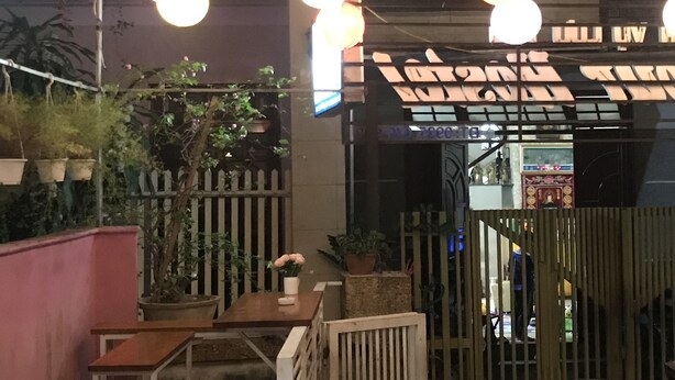 Front of property - Bonjour Hostel (Hue)