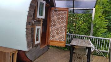 Cabin (Rum) | Balcony