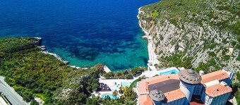 Ladonia Hotels Adakule