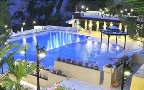 Seasonal outdoor pool, open 9:00 AM to 6:00 PM, pool umbrellas - Ladonia Hotels Adakule (Kusadasi)