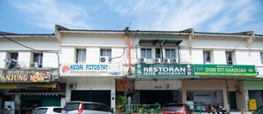 Exterior - Hotel O Hajah Rohayah (Tanjung Malim)